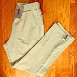 GymShark Urban Joggers - Pistachio Ice Cream